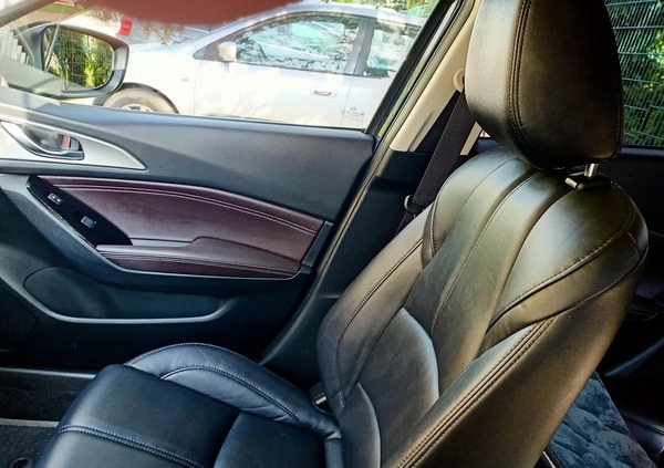 Mazda 3 cena 57900 przebieg: 80778, rok produkcji 2017 z Piaseczno małe 191